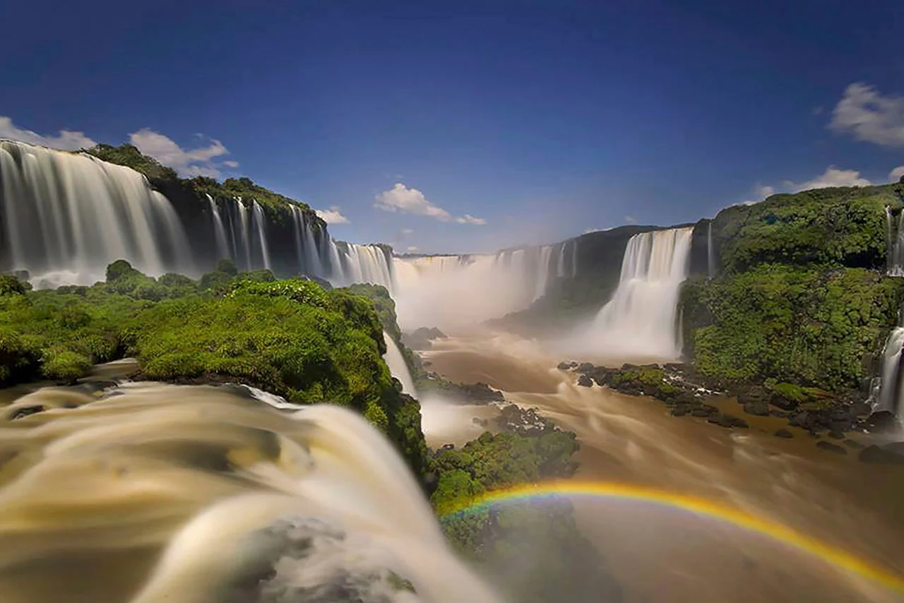 Cataratas do Iguaçu Exploring the Mighty Waterfalls of Brazil